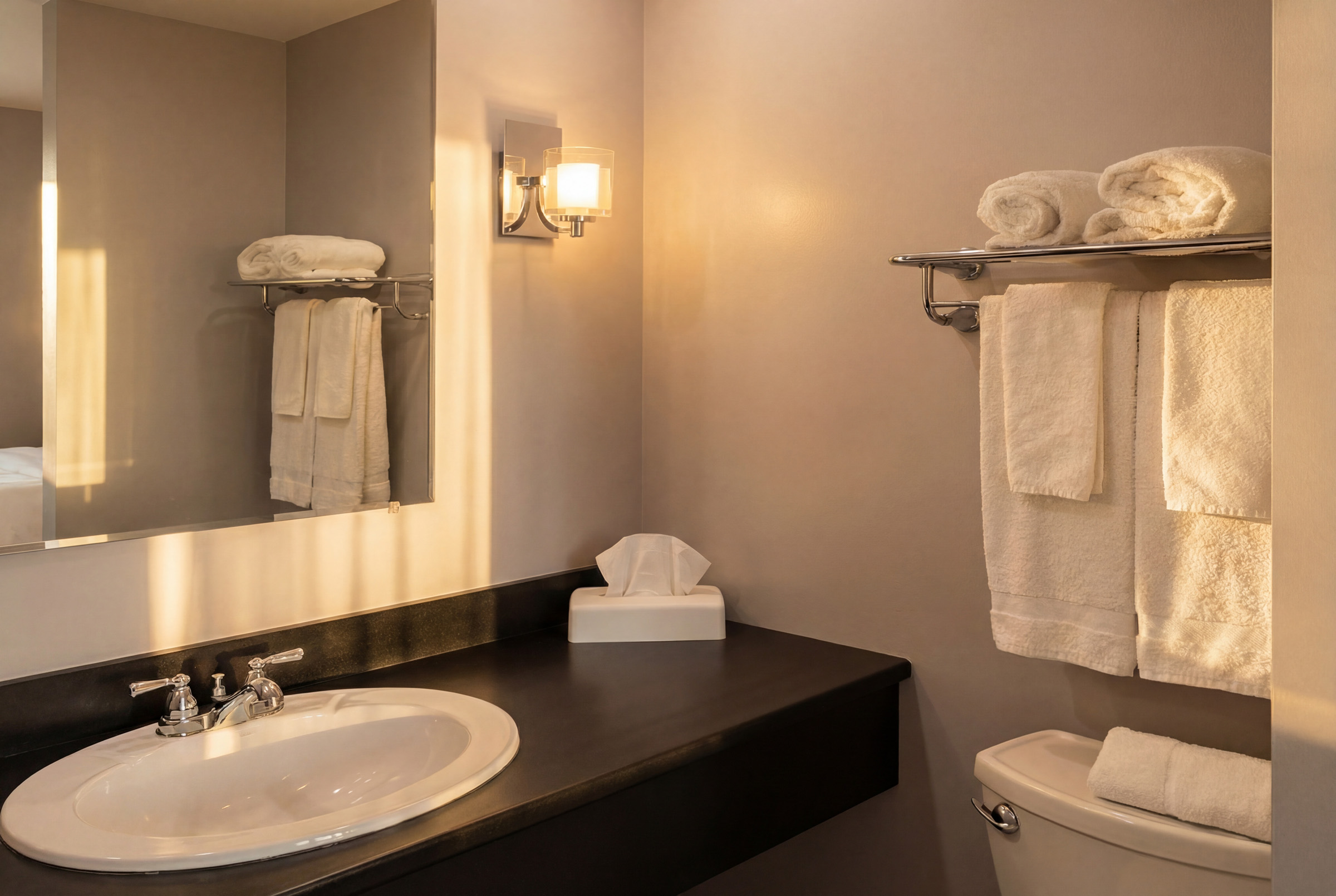 Private bathroom vanity