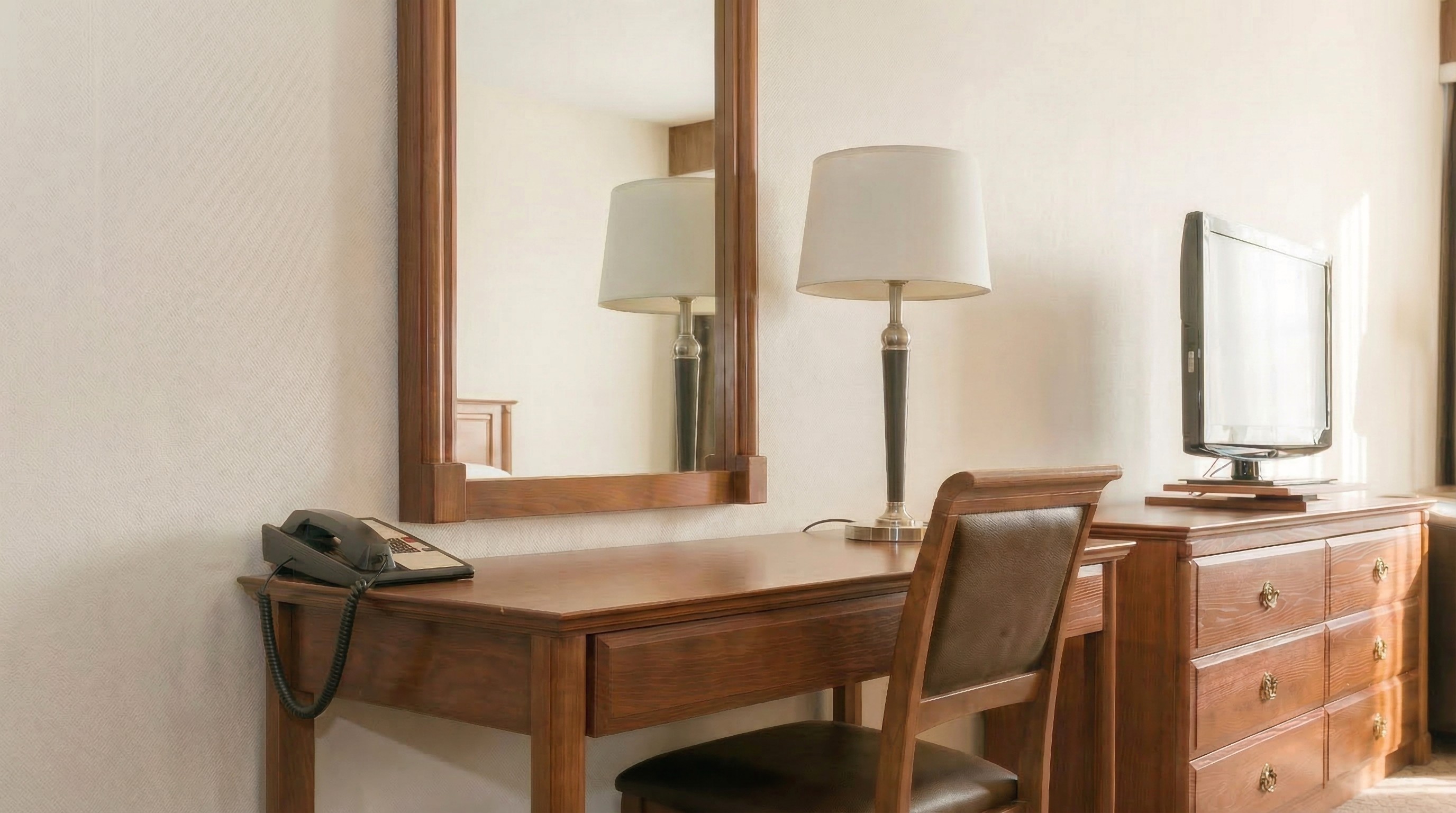 Two-Queen Sanctuary — desk detail