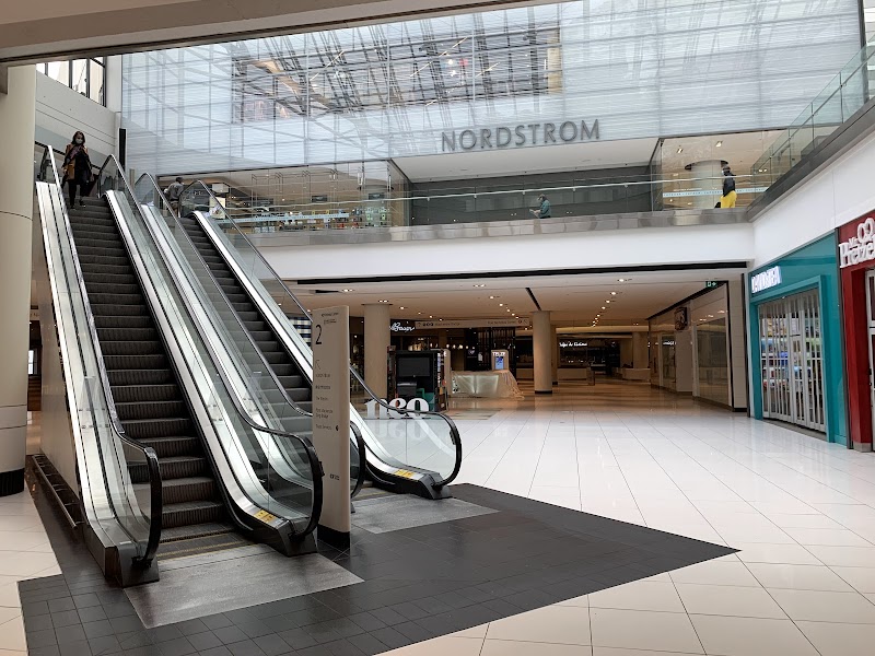 CF Rideau Centre, Ottawa