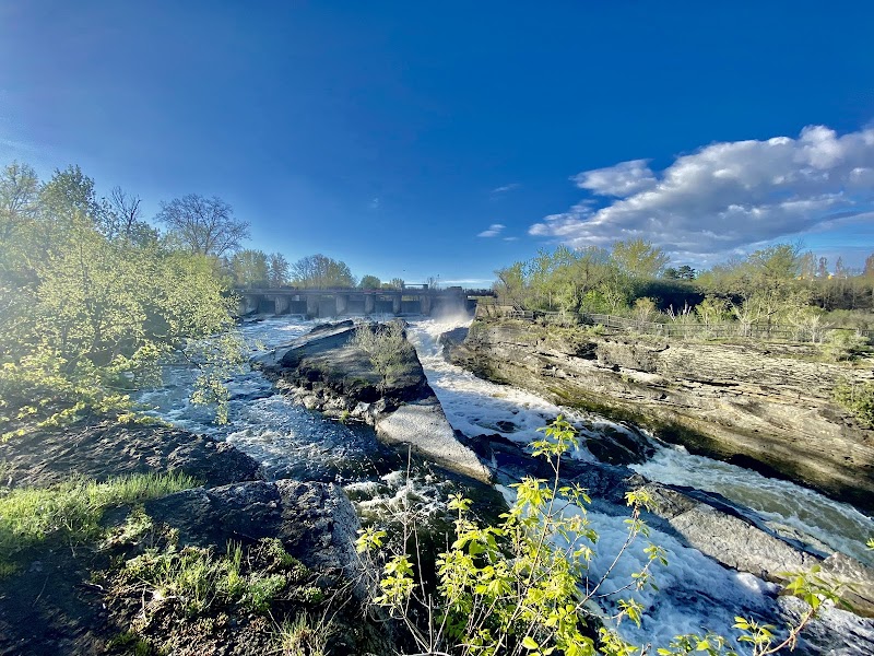 Hog's Back Falls Lookout