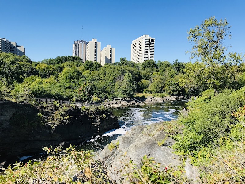 Hog's Back Falls Lookout