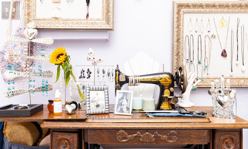 STUNNING Women's Fashion + Accessories, ByWard Market, Ottawa